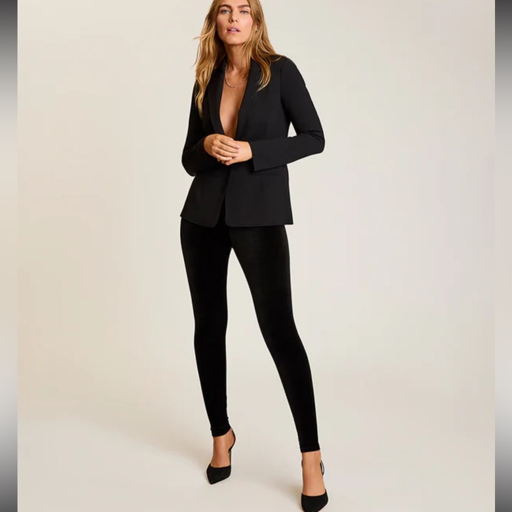 Commando limited‎ release smoothing black velvet leggings
